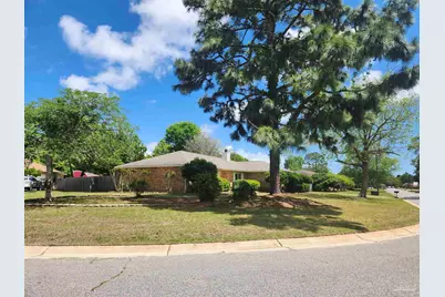 6818 Kitty Hawk Cir, Pensacola, FL 32506 - Photo 2