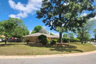 6818 Kitty Hawk Cir, Pensacola, FL 32506 - Photo 2