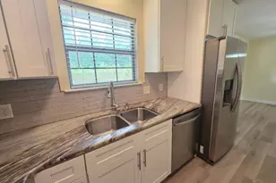 215 Aza Pl, Crestview, FL 32539 - Photo 8