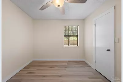 215 Aza Pl, Crestview, FL 32539 - Photo 18