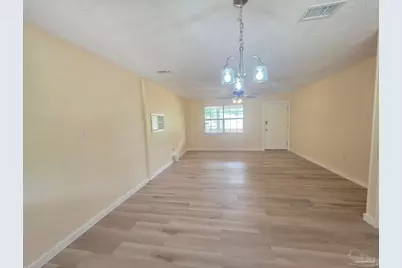 215 Aza Pl, Crestview, FL 32539 - Photo 4