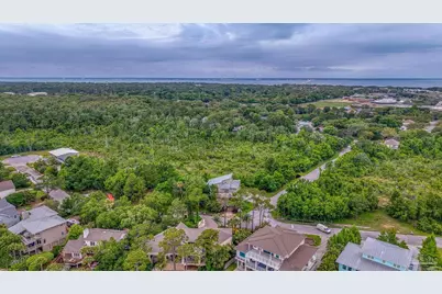 1132 Soundview Trl, Gulf Breeze, FL 32561 - Photo 58