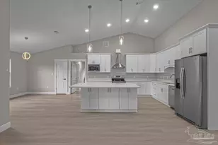 8709 Lamont Rd, Pensacola, FL 32526 - Photo 10