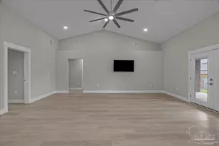8709 Lamont Rd, Pensacola, FL 32526 - Photo 6