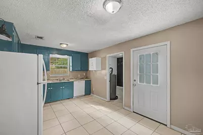 3936 Elmcrest Dr, Pensacola, FL 32504 - Photo 12