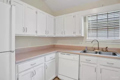 1613 Governors Dr, Pensacola, FL 32514 - Photo 12