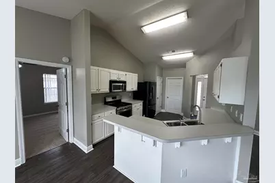 1676 Beachside Dr, Pensacola, FL 32506 - Photo 4