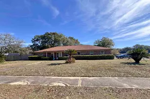 4530 Baywoods Dr, Pensacola, FL 32504 - Photo 2