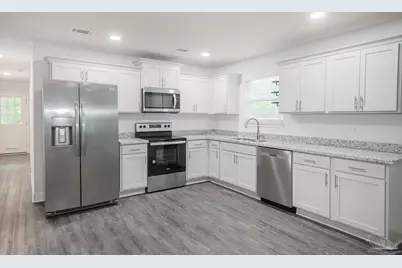3304 Bonfire Dr, Milton, FL 32583 - Photo 12