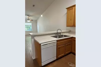 5602 West Shore Dr #B, Pensacola, FL 32526 - Photo 4
