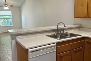 5602 W Shore Dr, Pensacola, FL 32526 - Photo 4