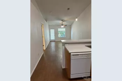 5602 West Shore Dr #B, Pensacola, FL 32526 - Photo 2