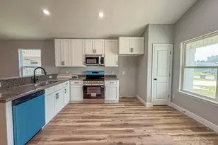 436 Hilburn Ln, Pensacola, FL 32504 - Photo 4