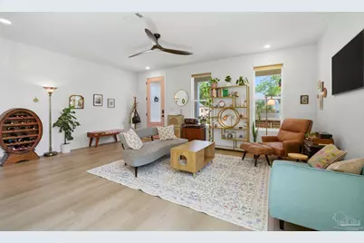 901 W Jackson St, Pensacola, FL 32501 - Photo 8
