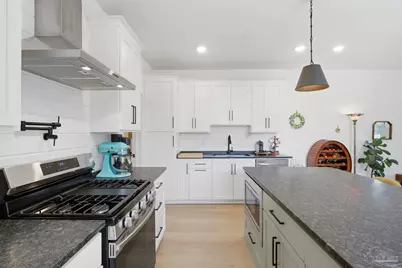 901 W Jackson St, Pensacola, FL 32501 - Photo 12
