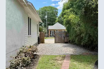 1012 E Strong St, Pensacola, FL 32501 - Photo 36