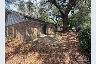 7474 Baywoods Ln, Pensacola, FL 32504 - Photo 4