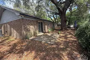 7474 Baywoods Ln, Pensacola, FL 32504 - Photo 4