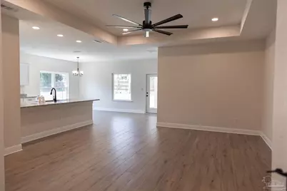 000 Woodridge Dr, Milton, FL 32570 - Photo 4
