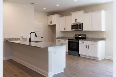 000 Woodridge Dr, Milton, FL 32570 - Photo 6