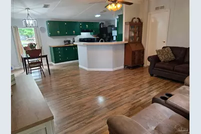 5015 Phoenix Dr, Milton, FL 32583 - Photo 8
