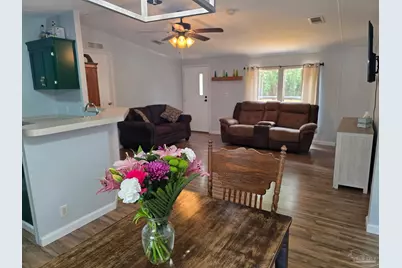 5015 Phoenix Dr, Milton, FL 32583 - Photo 12