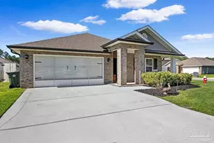 10560 Queens Gate Cir, Pensacola, FL 32506 - Photo 4