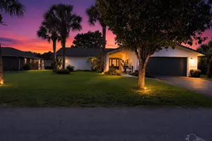 1143 Park Ln, Gulf Breeze, FL 32563 - Photo 1