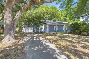 6222 Chablis Ln, Pensacola, FL 32504 - Photo 2