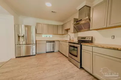 3235 Bayou Dr, Pensacola, FL 32505 - Photo 10