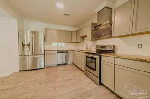 3235 Bayou Dr, Pensacola, FL 32505 - Photo 10