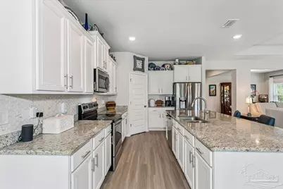 972 Jacobs Way, Cantonment, FL 32533 - Photo 10