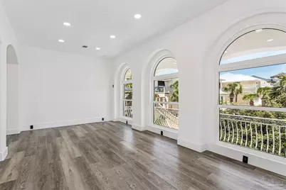 21 E Galvez Ct, Pensacola Beach, FL 32561 - Photo 18