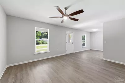 3415 1/2 N Tarragona St, Pensacola, FL 32503 - Photo 8