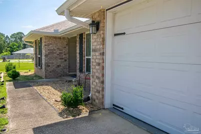9687 Parker Lake Cir, Navarre, FL 32566 - Photo 4