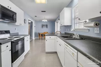 1920 Presidio St, Navarre, FL 32566 - Photo 10
