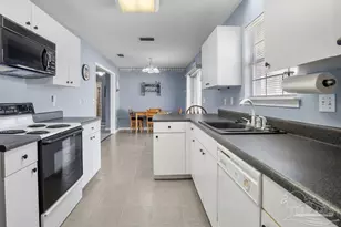 1920 Presidio St, Navarre, FL 32566 - Photo 10