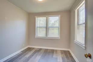 1016 W Maxwell St, Pensacola, FL 32501 - Photo 4