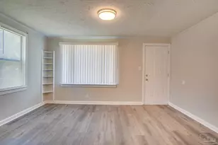 1016 W Maxwell St, Pensacola, FL 32501 - Photo 10