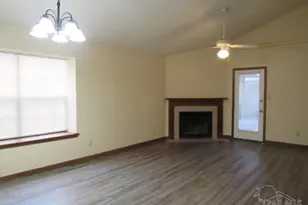 2025 Cambridge Cir, Pensacola, FL 32514 - Photo 4