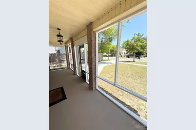 615 N A St, Pensacola, FL 32501 - Photo 2