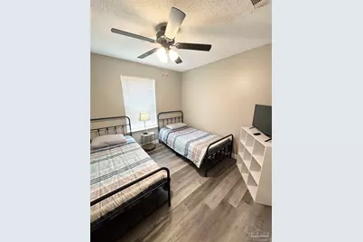 615 N A St, Pensacola, FL 32501 - Photo 8