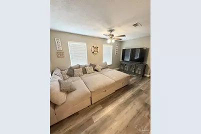 615 N A St, Pensacola, FL 32501 - Photo 4