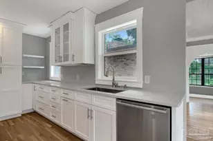1660 E Hayes St, Pensacola, FL 32503 - Photo 12