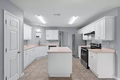 2317 Mary Anne Cir, Navarre, FL 32566 - Photo 10