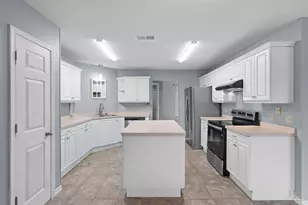 2317 Mary Anne Cir, Navarre, FL 32566 - Photo 10