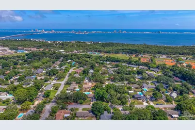 204 Nandina Rd, Gulf Breeze, FL 32561 - Photo 58