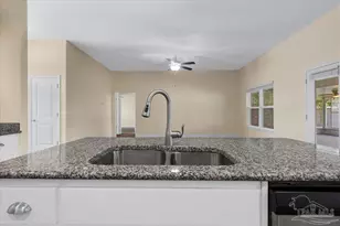 6041 Makenna Dr, Pensacola, FL 32526 - Photo 12