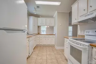 727 Bremen Ave, Pensacola, FL 32507 - Photo 12