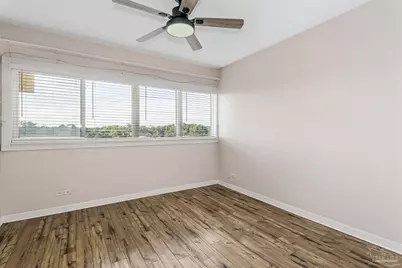 825 Bayshore Dr #405, Pensacola, FL 32507 - Photo 12